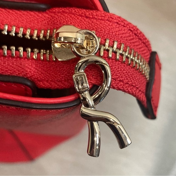 ROBERTA DI CAMERINO Handbag w/  Many Pockets and Compartments and Shoulder Strap - Picture 15 of 16